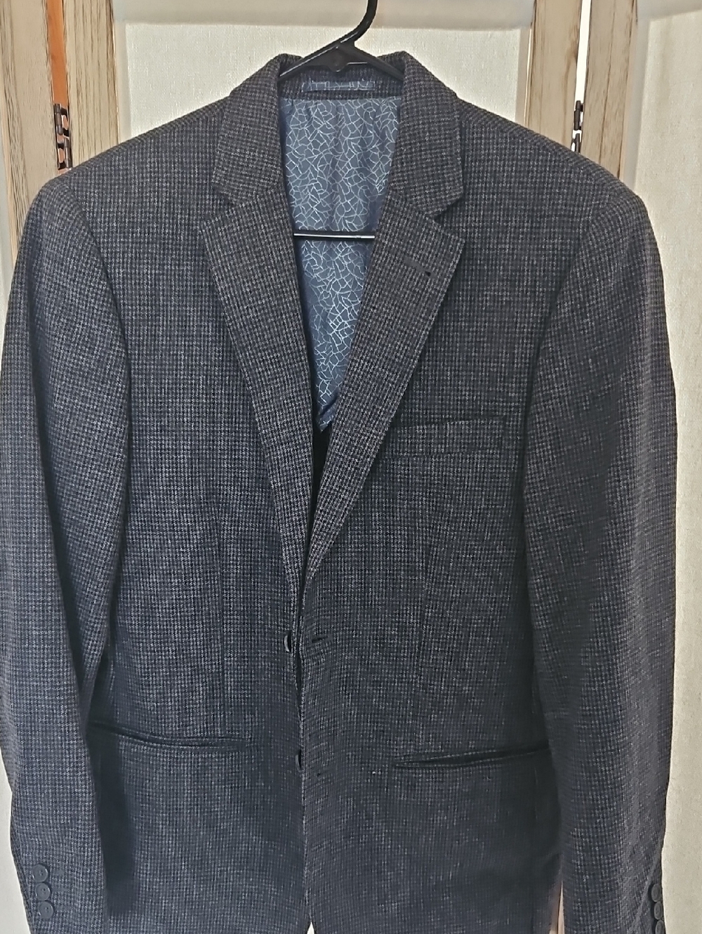 Men's Charcoal Textured Sport Coat - Classic Notch Lapel